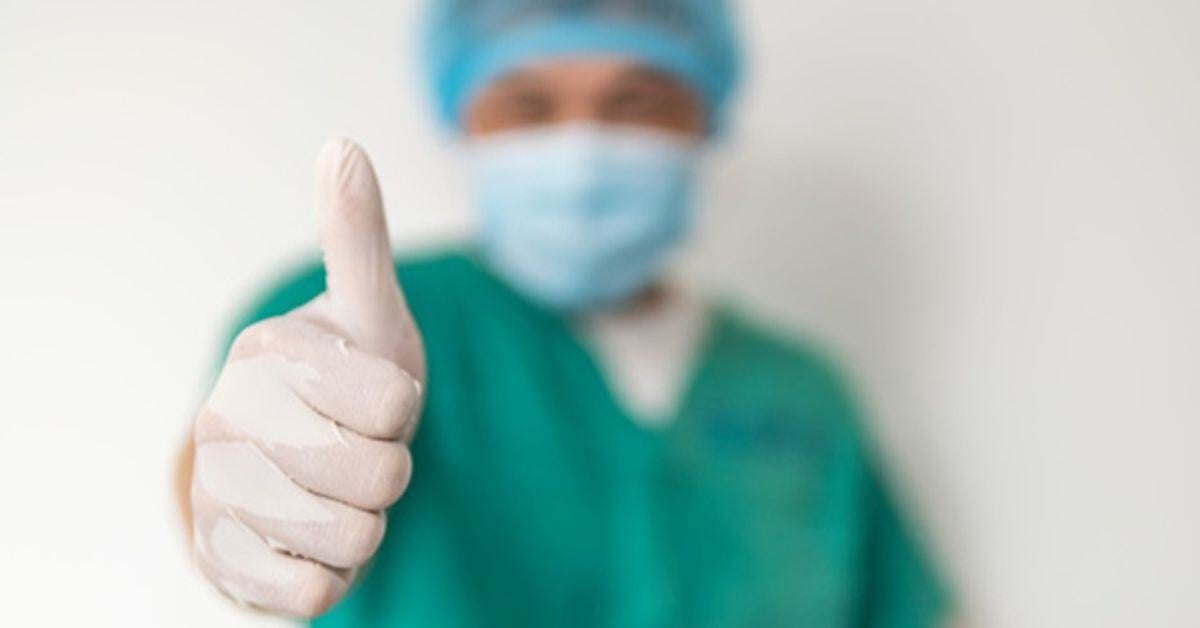 Benefits of Working With a Full-Service Dental Lab